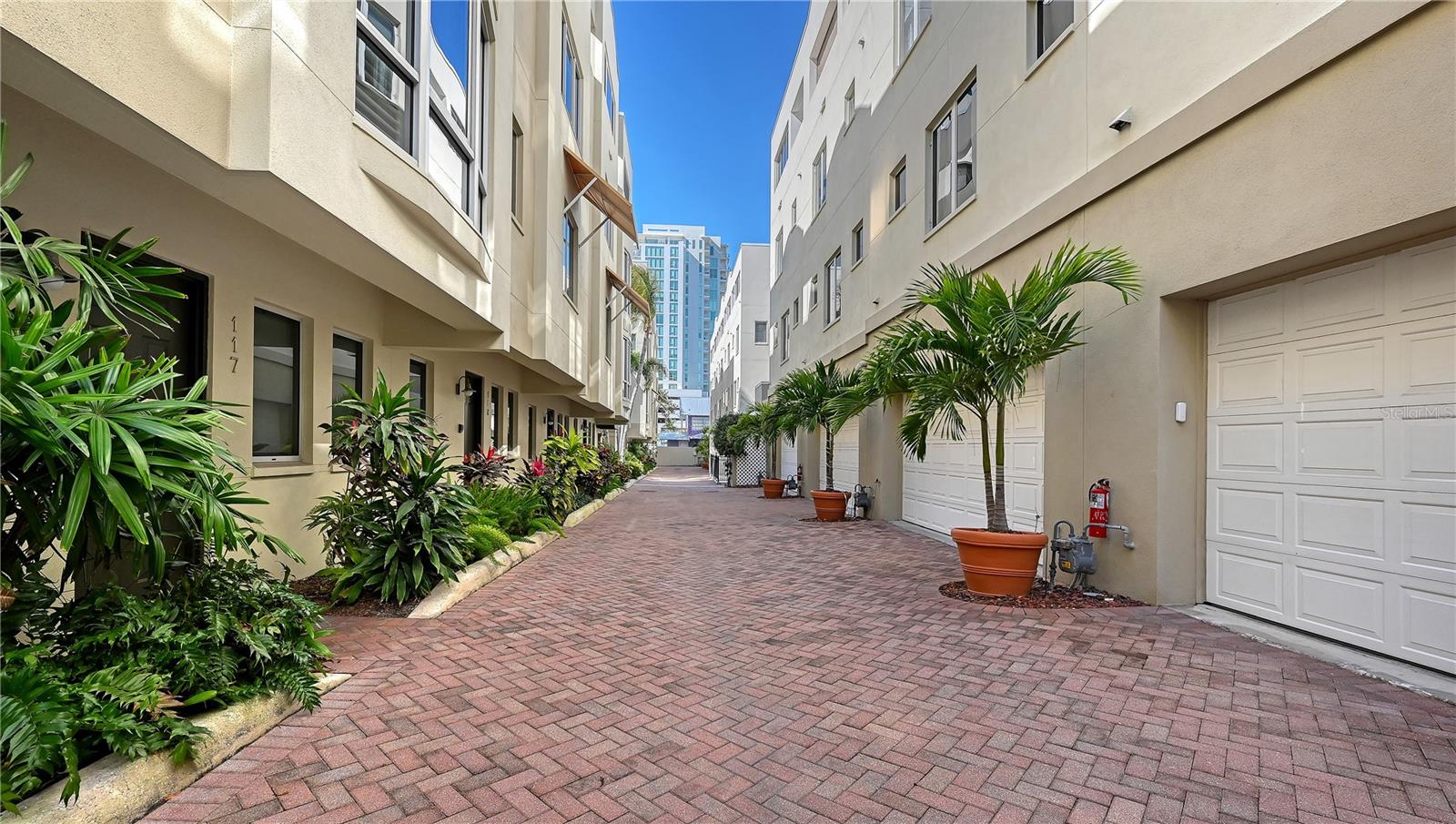 Image 2 of 65 For 235 Cocoanut Avenue 117c