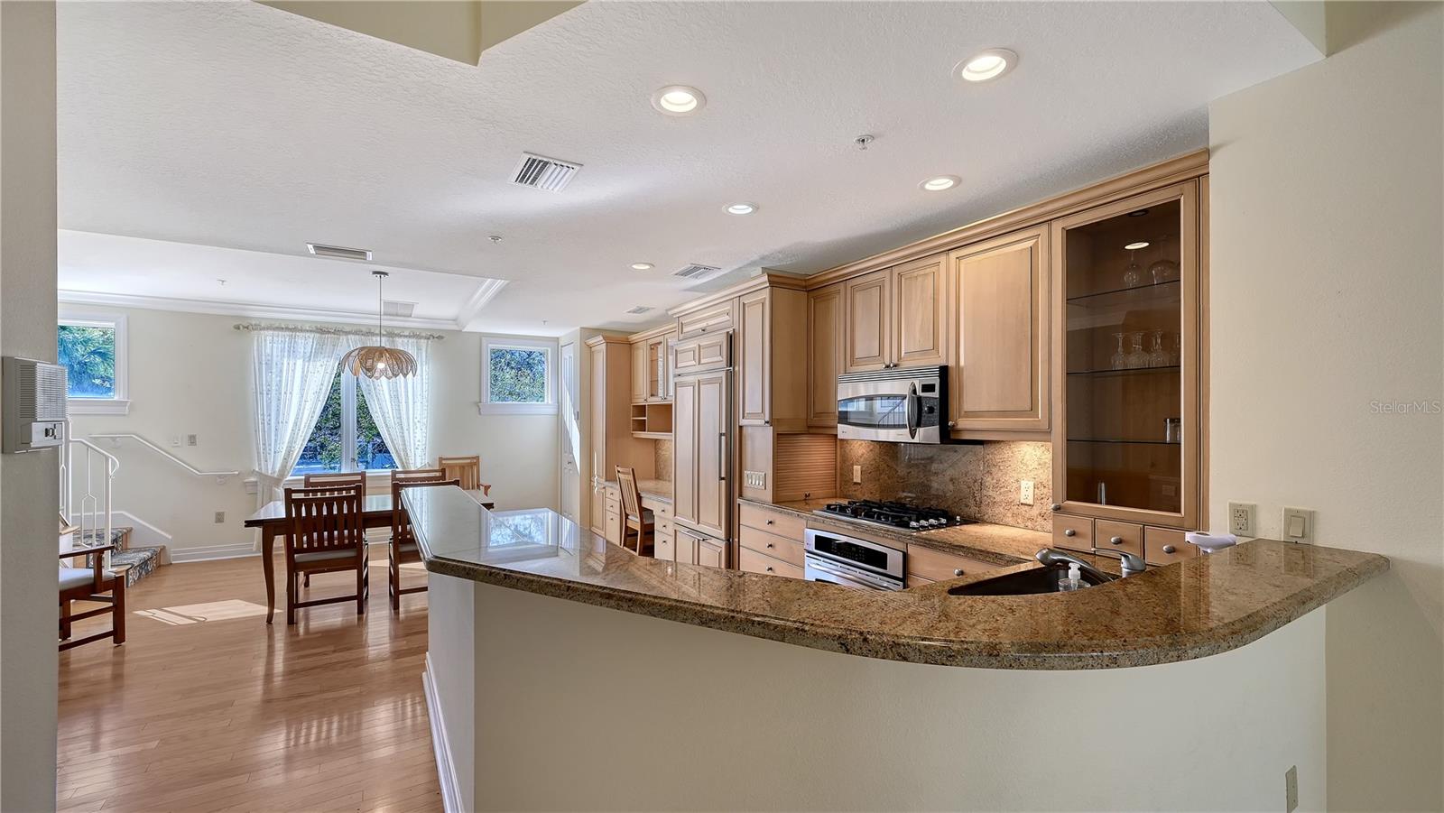 Image 8 of 65 For 235 Cocoanut Avenue 117c