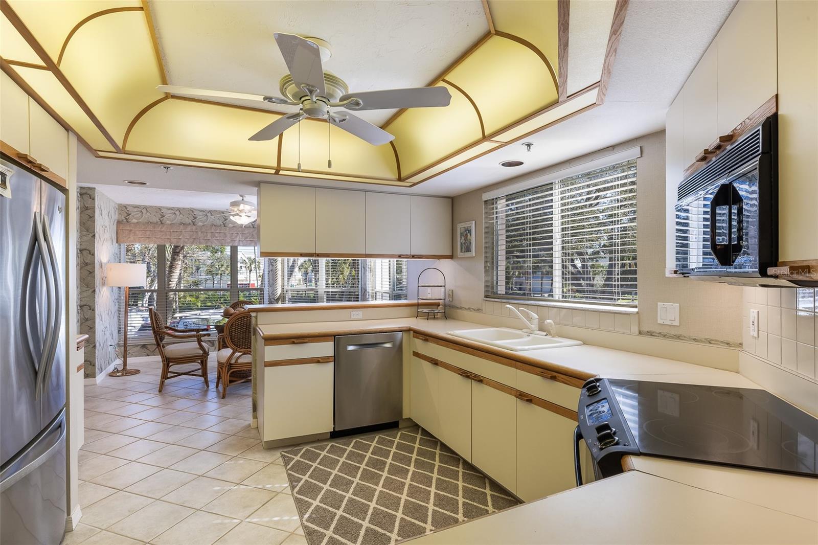 Image 23 of 65 For 11000 Placida Road 1301