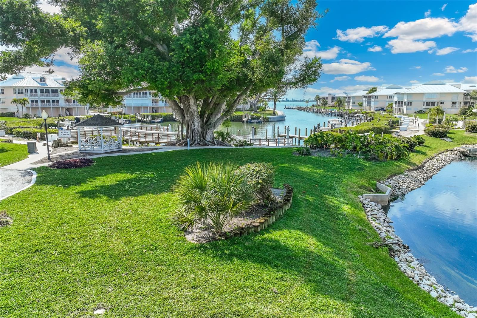 Image 4 of 65 For 11000 Placida Road 1301