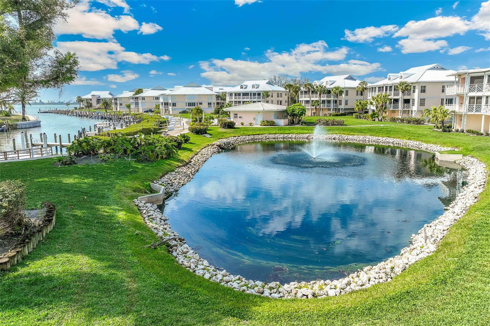 Image 6 of 65 For 11000 Placida Road 1301