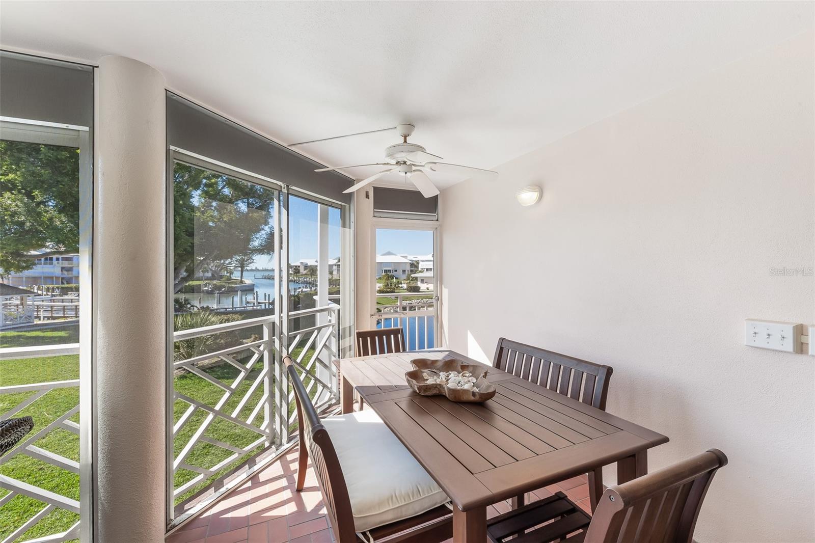 Image 8 of 65 For 11000 Placida Road 1301