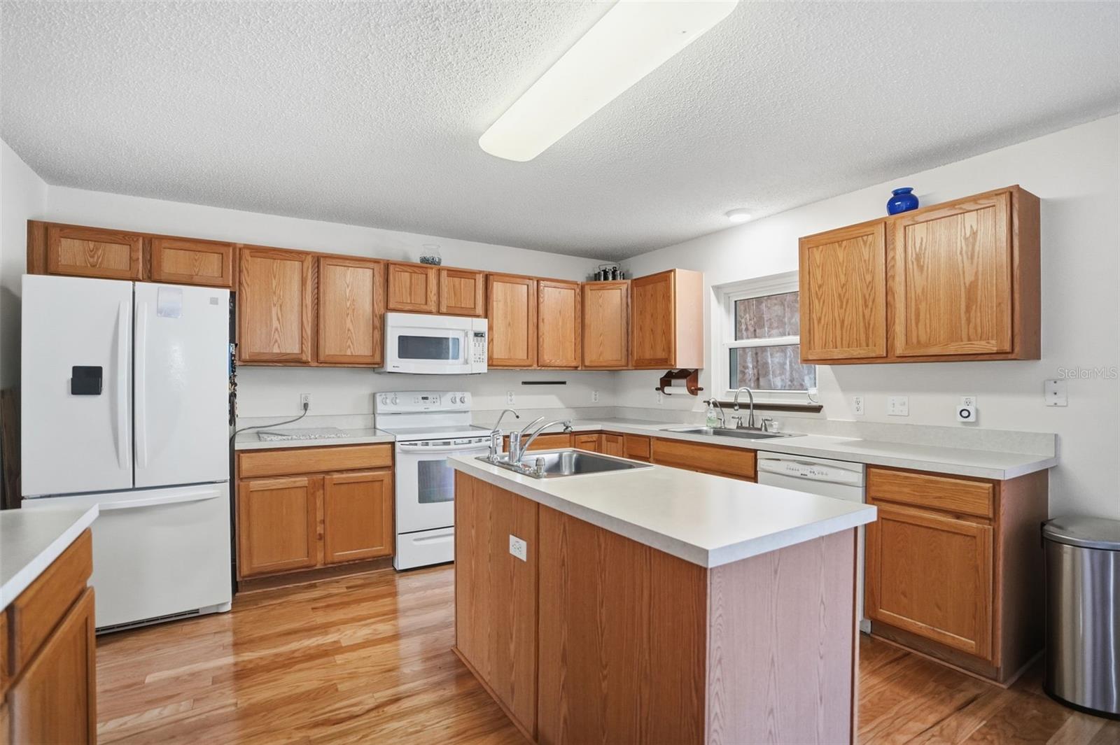 Image 10 of 39 For 2069 Finland Drive