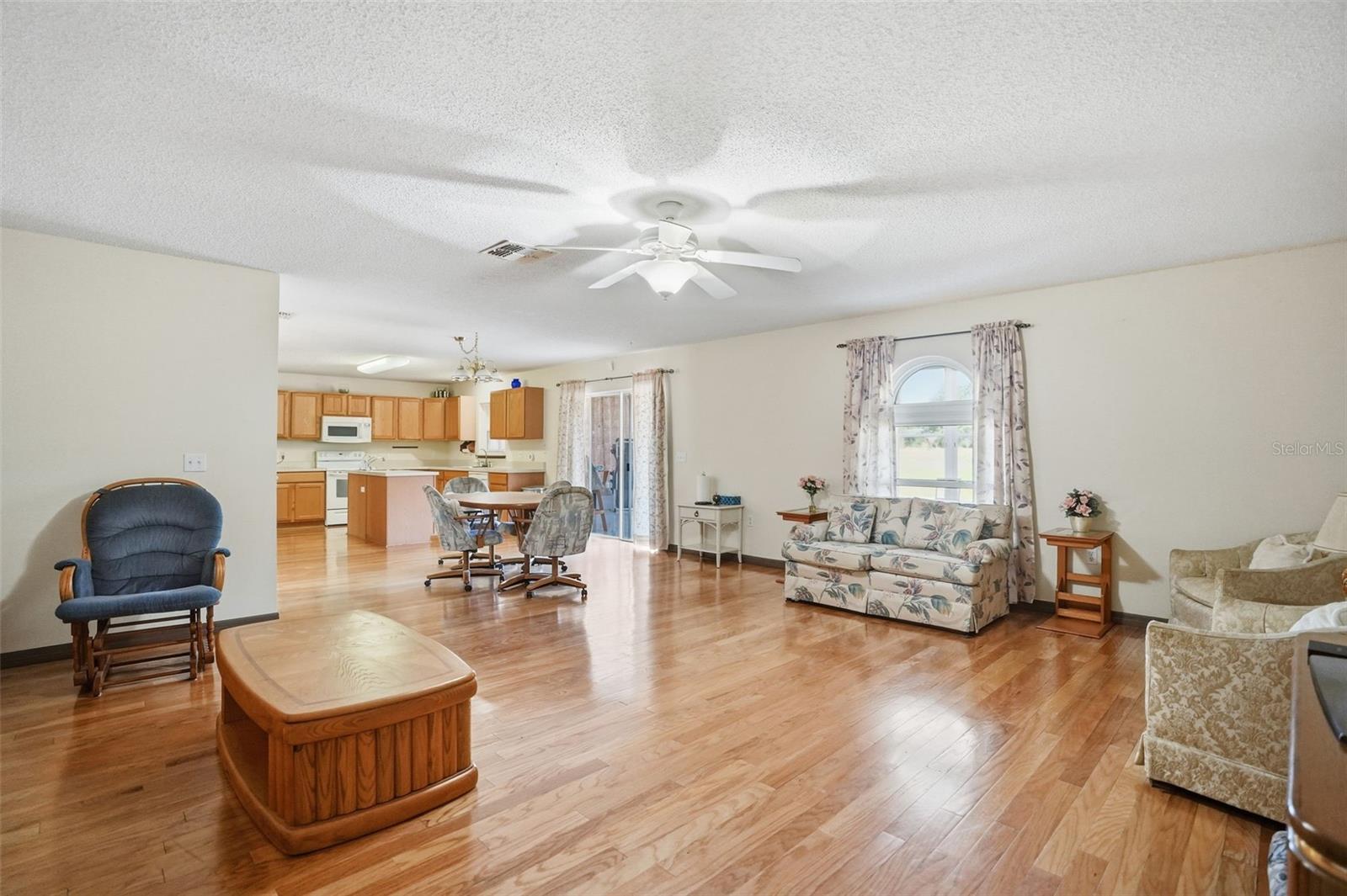 Image 8 of 39 For 2069 Finland Drive