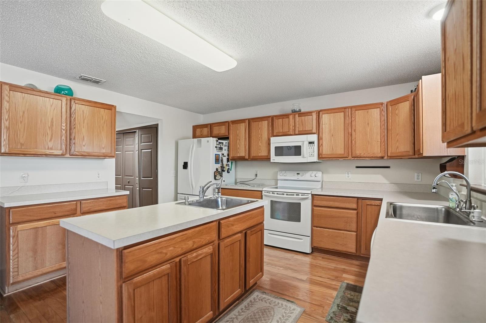 Image 9 of 39 For 2069 Finland Drive