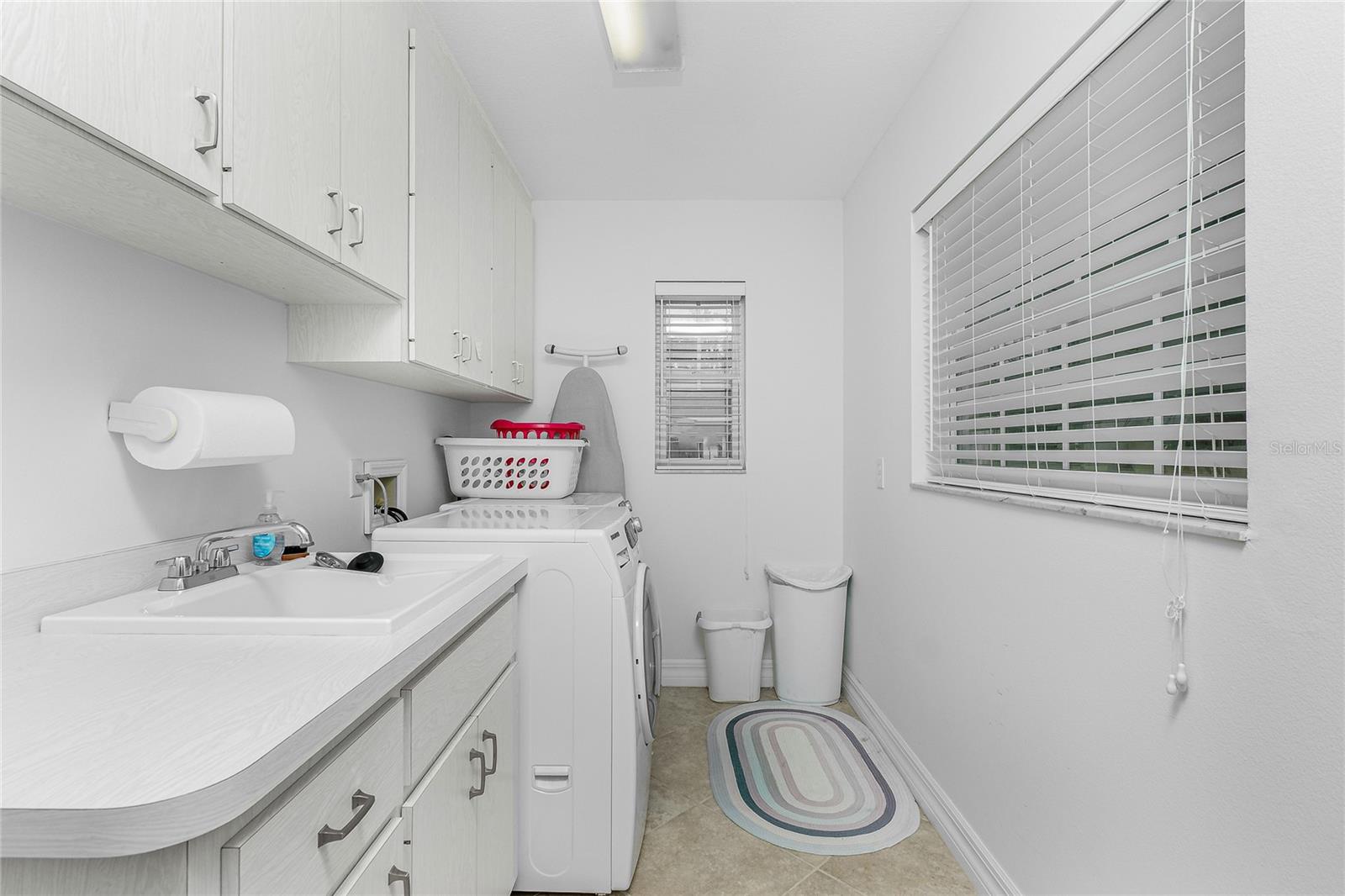 Image 42 of 62 For 416 Devonshire Lane