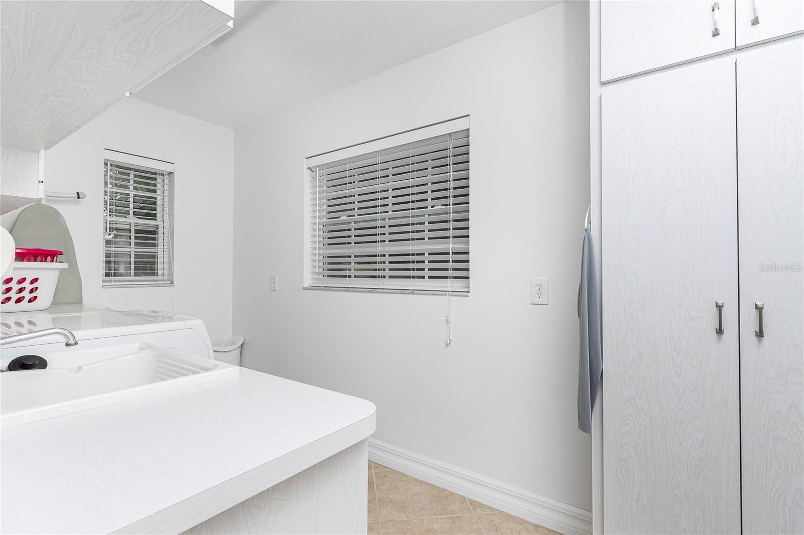 Image 43 of 62 For 416 Devonshire Lane