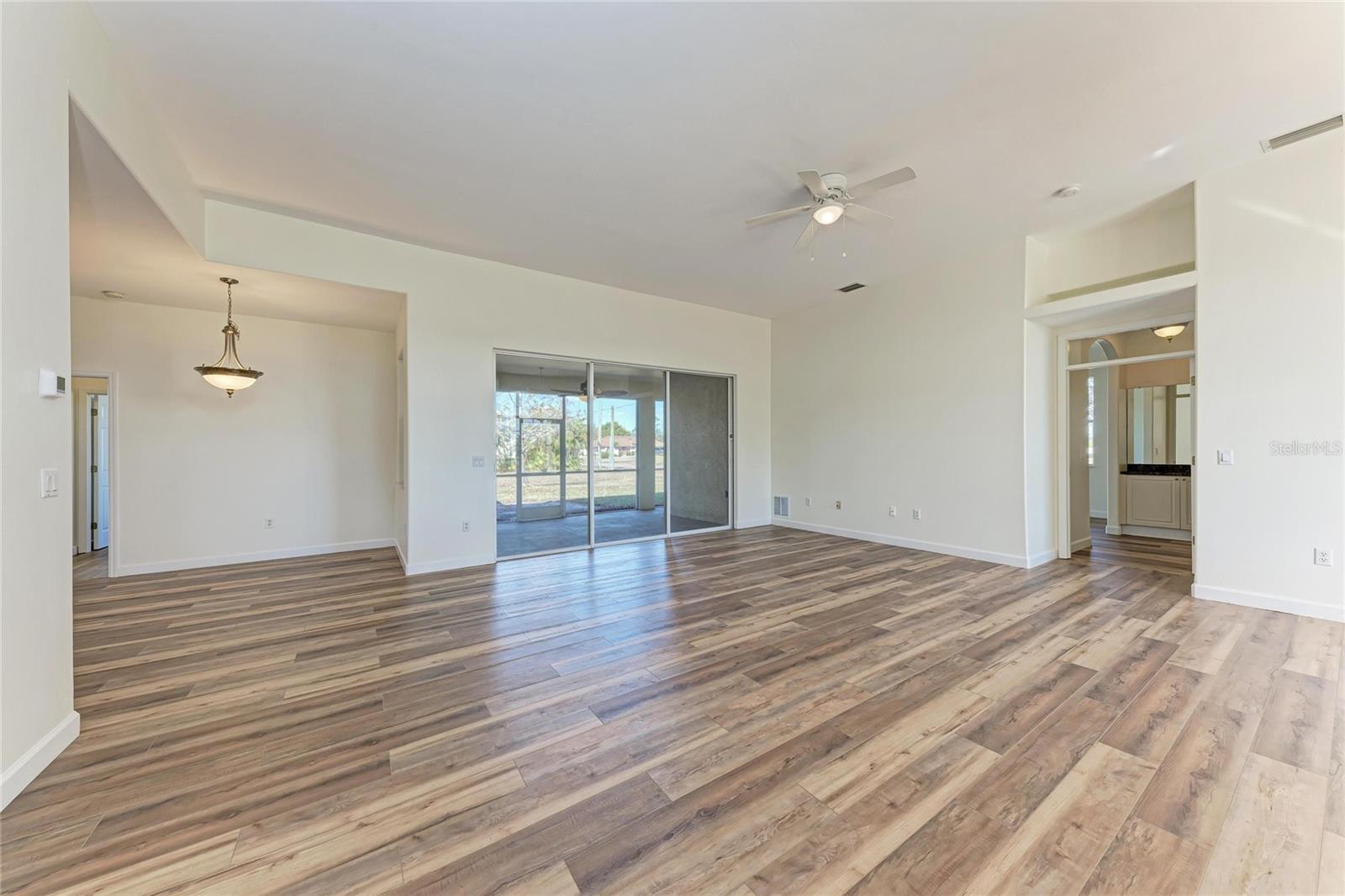 Image 22 of 61 For 25206 Nocturne Lane