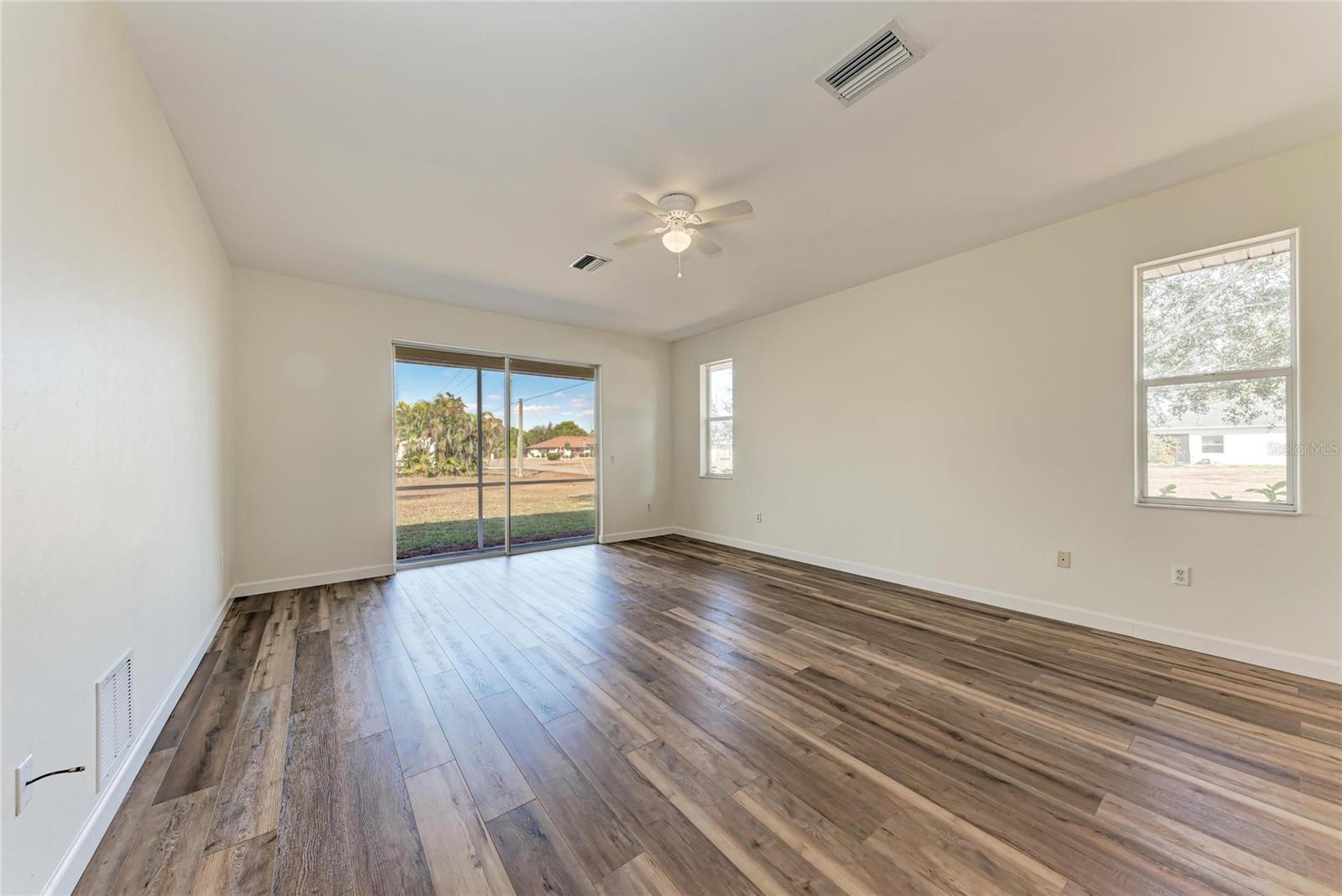 Image 27 of 61 For 25206 Nocturne Lane