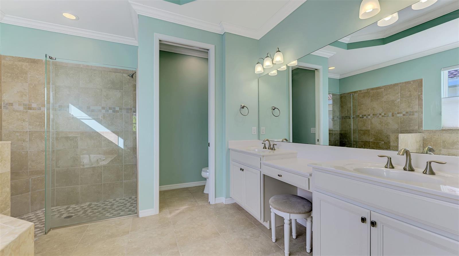 Image 36 of 76 For 11666 Parrotfish Street