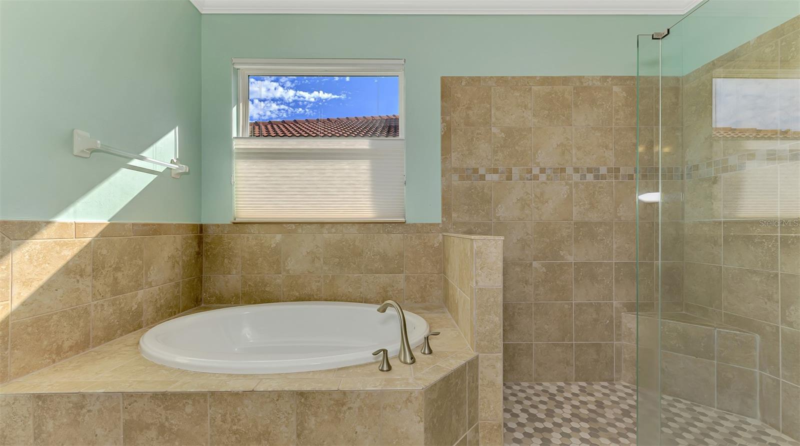 Image 40 of 76 For 11666 Parrotfish Street