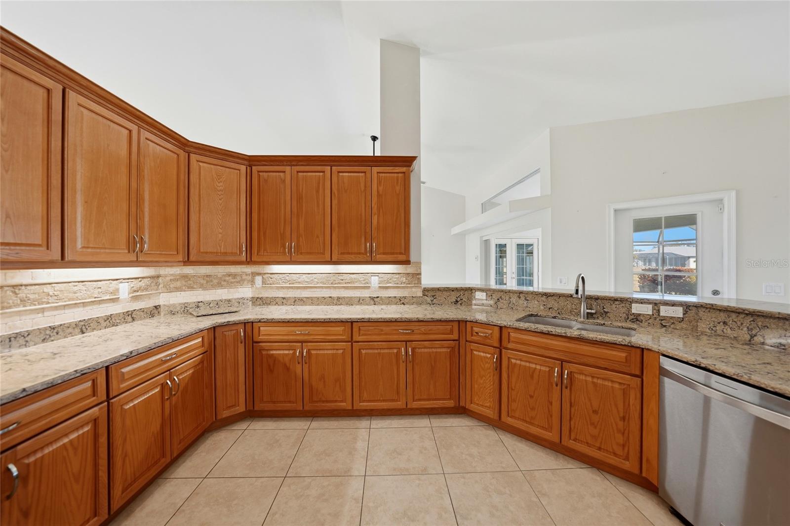 Image 15 of 54 For 721 Rotonda Circle