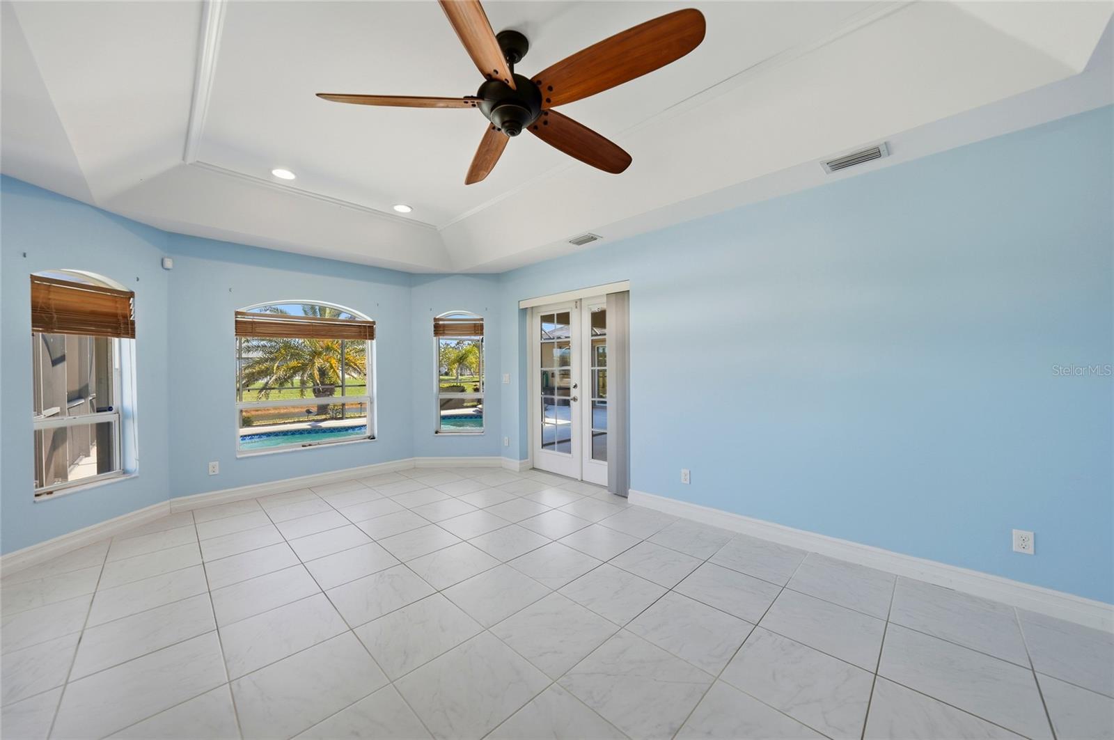 Image 18 of 54 For 721 Rotonda Circle