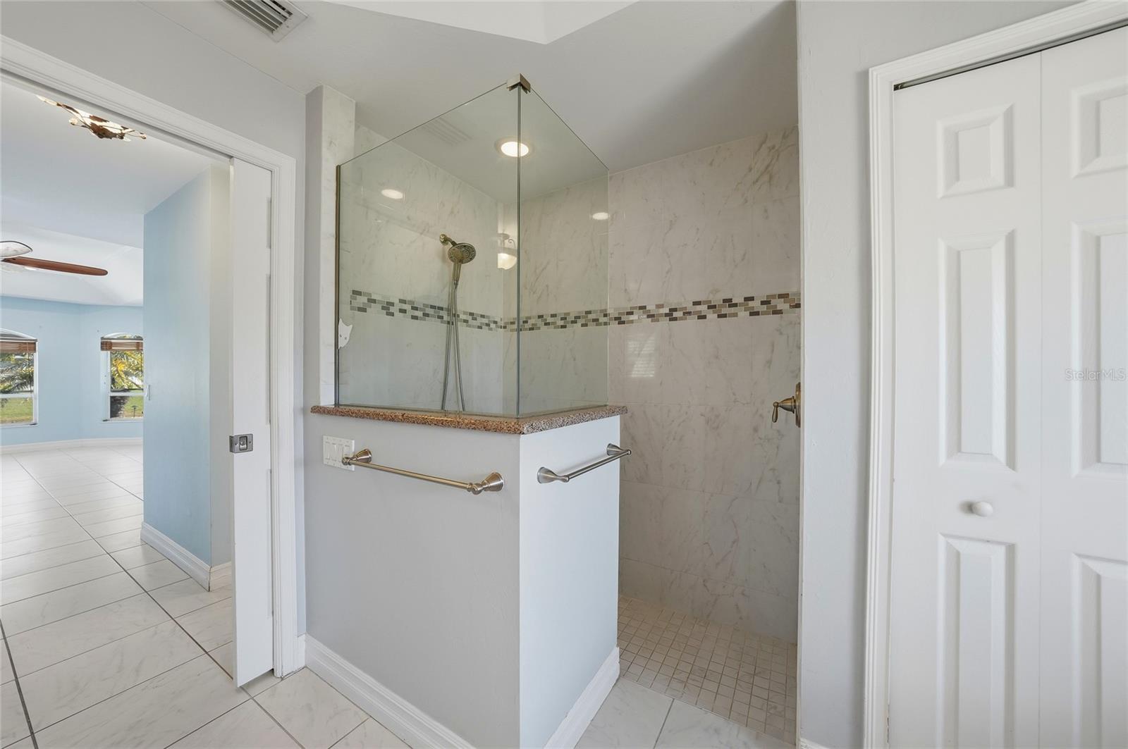 Image 23 of 54 For 721 Rotonda Circle