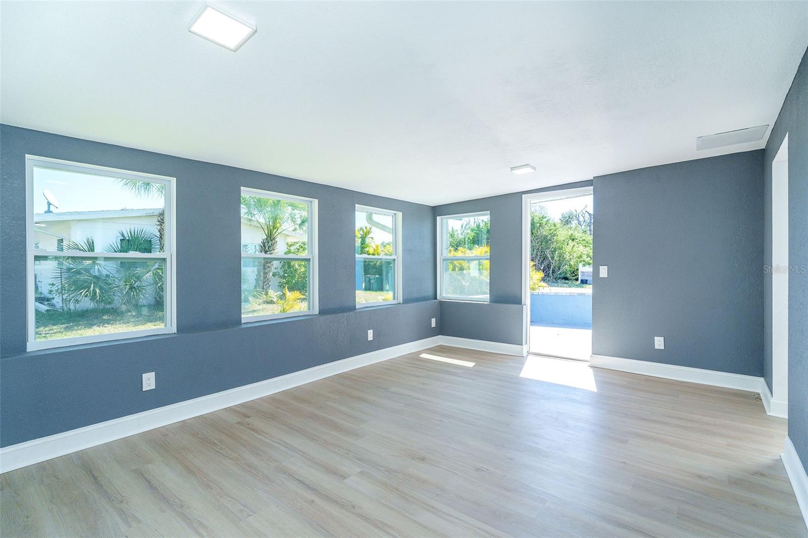 Image 25 of 41 For 9080 Griggs Road