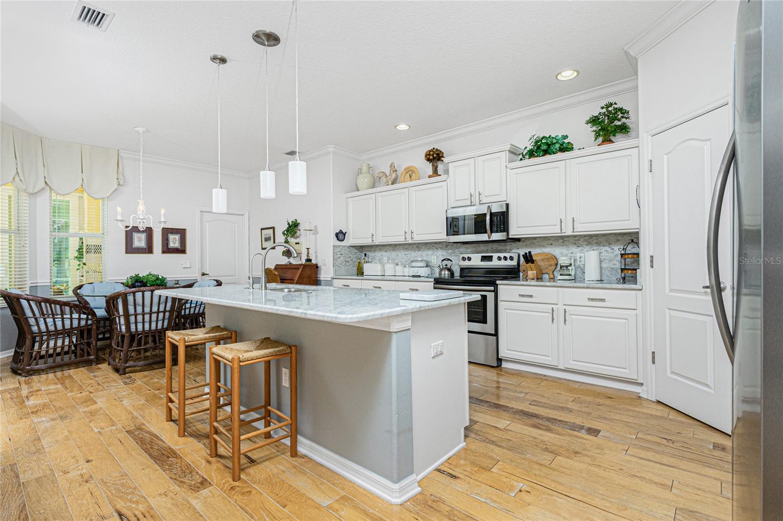 Image 18 of 56 For 811 Shadow Bay Way