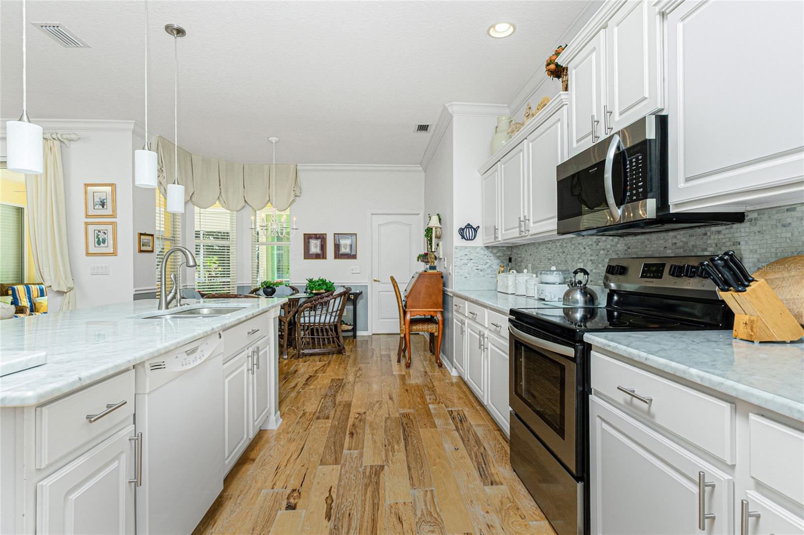 Image 19 of 56 For 811 Shadow Bay Way