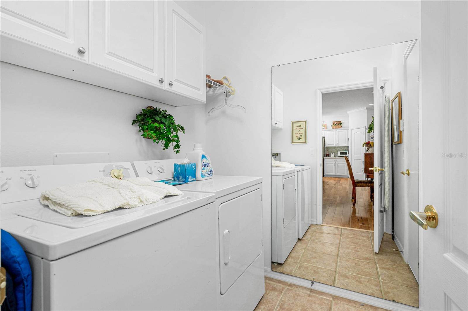 Image 23 of 56 For 811 Shadow Bay Way