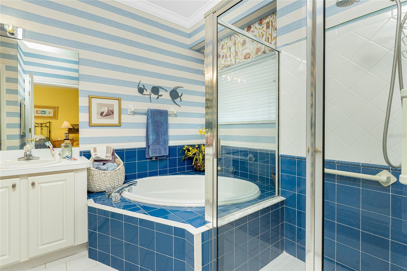 Image 28 of 56 For 811 Shadow Bay Way