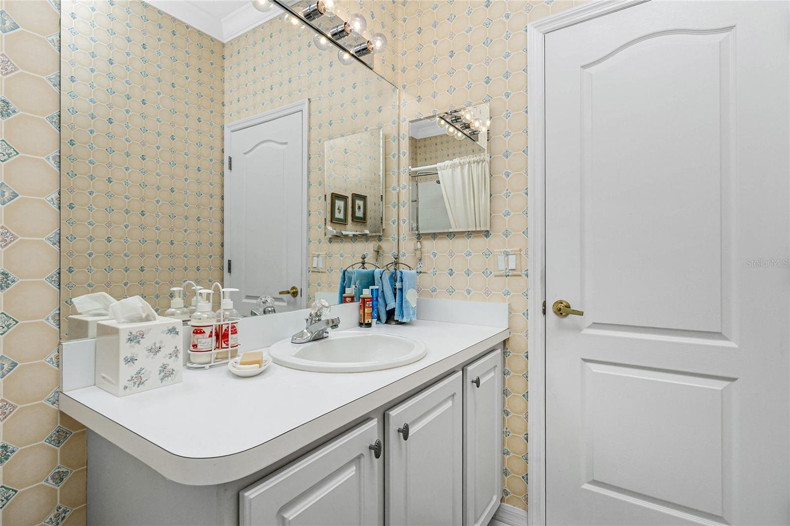 Image 34 of 56 For 811 Shadow Bay Way