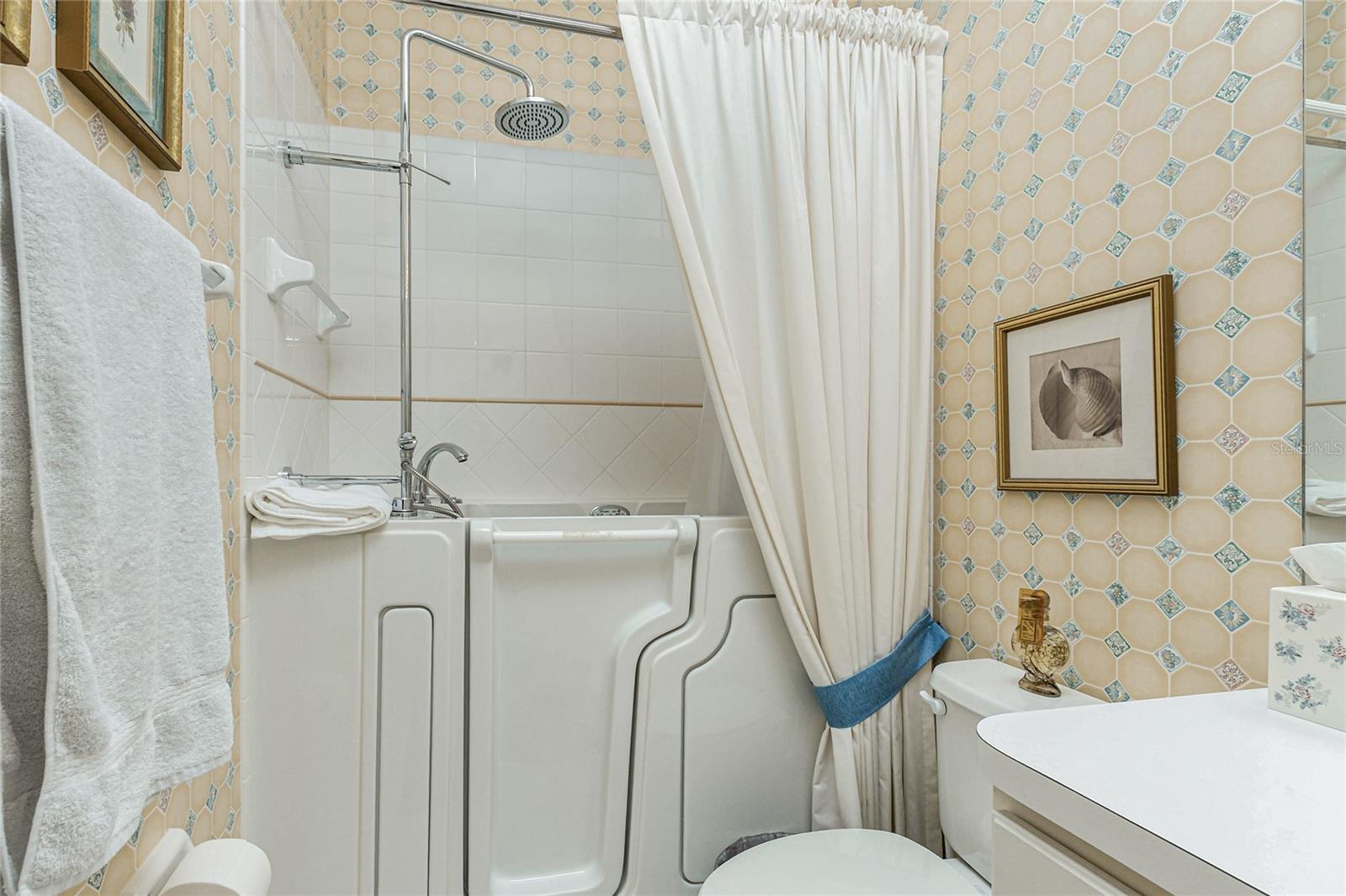 Image 36 of 56 For 811 Shadow Bay Way