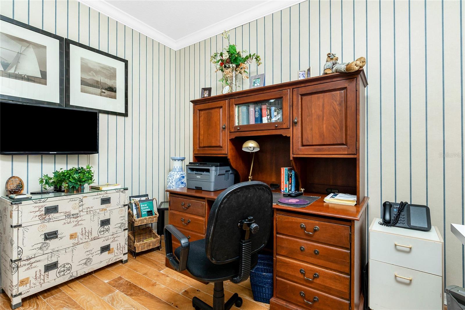 Image 37 of 56 For 811 Shadow Bay Way