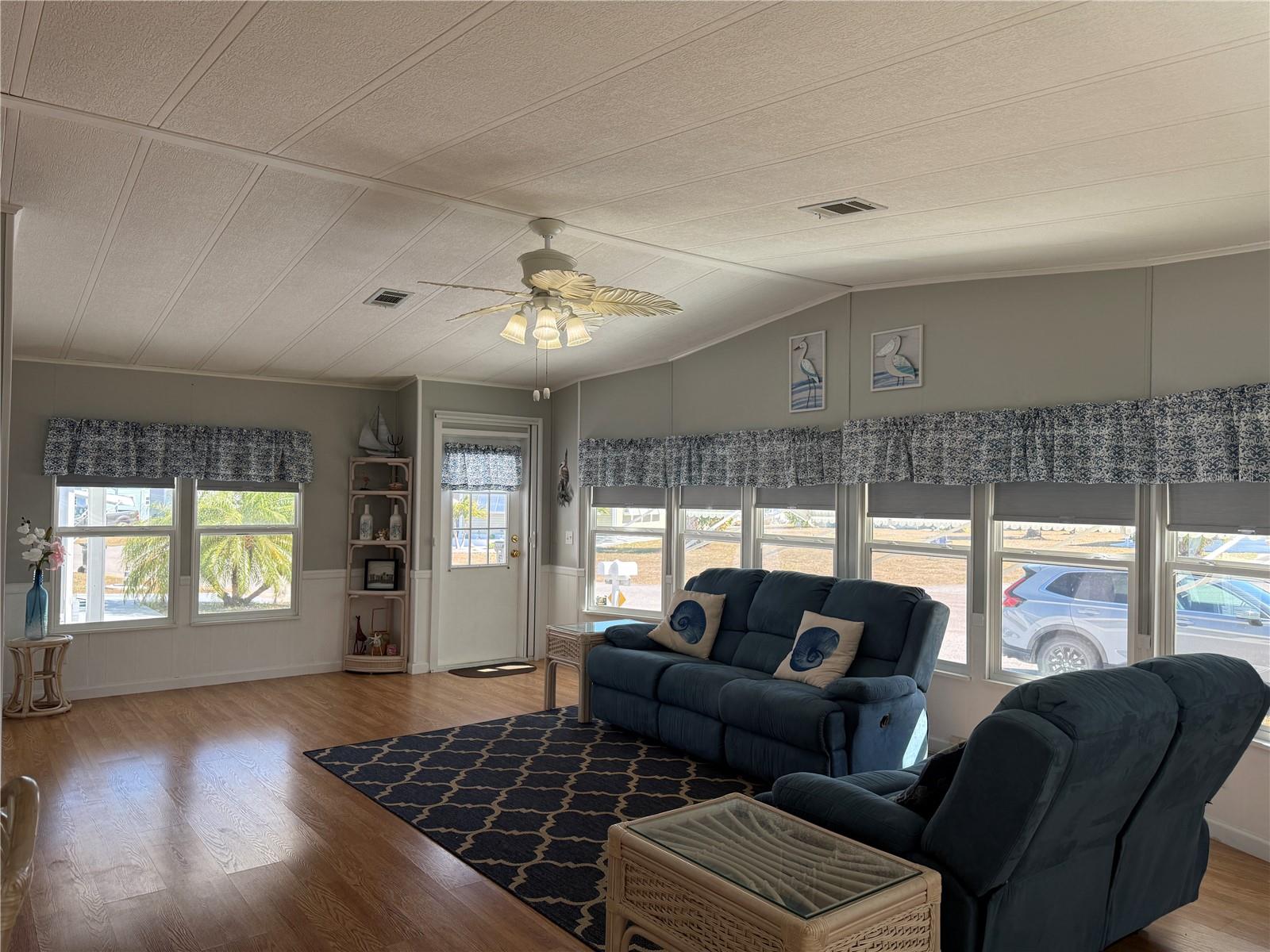 Image 46 of 50 For 6469 Kilohee Court