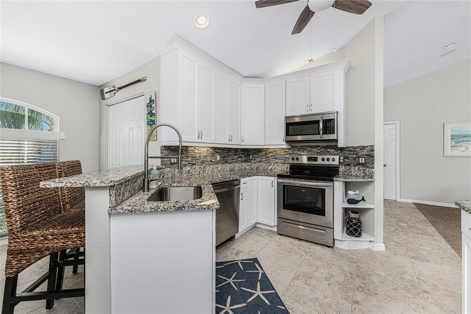 Image 11 of 76 For 2845 Beach Road