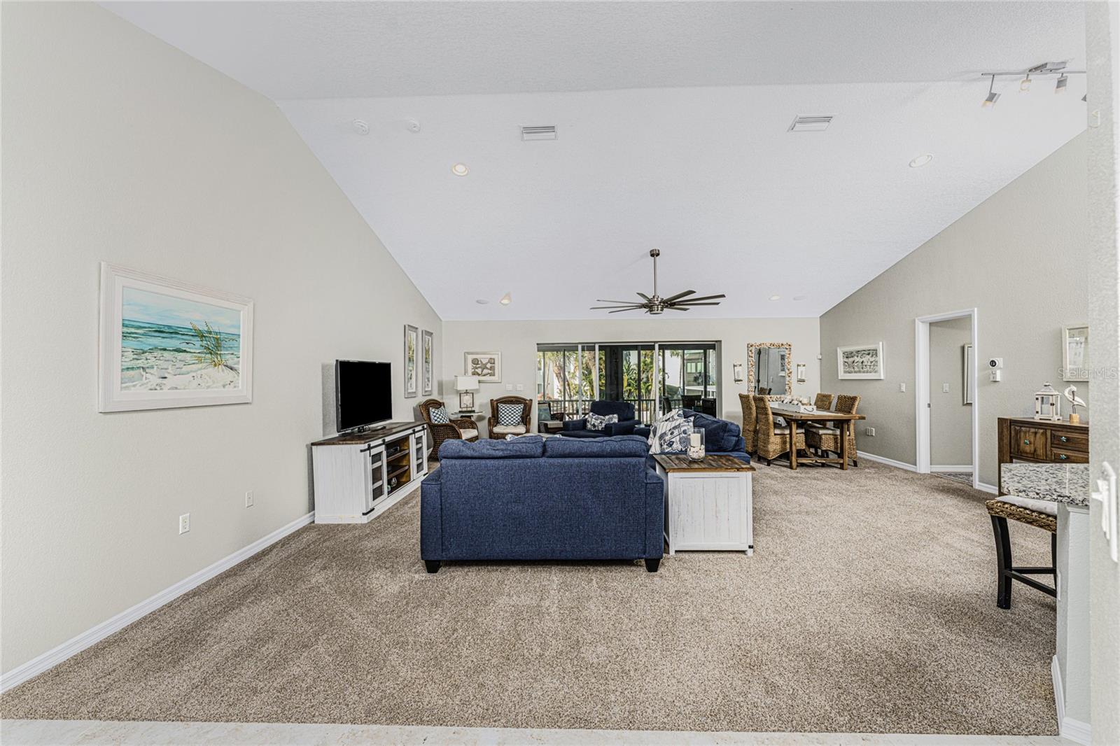 Image 12 of 76 For 2845 Beach Road