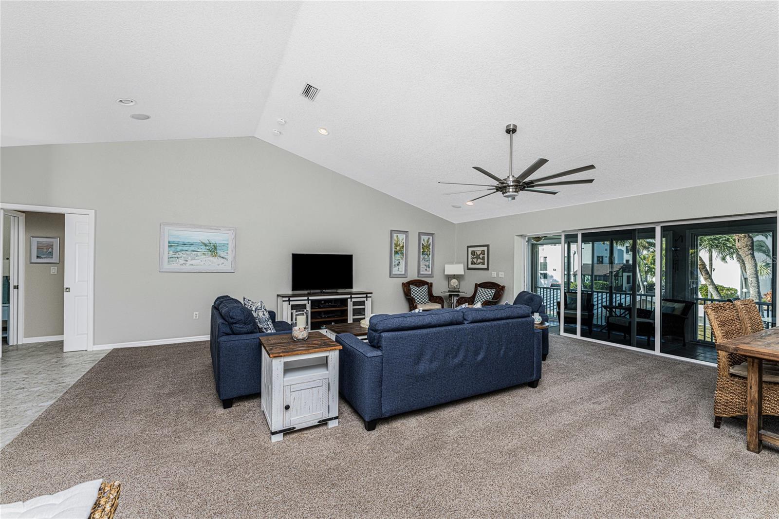 Image 15 of 76 For 2845 Beach Road