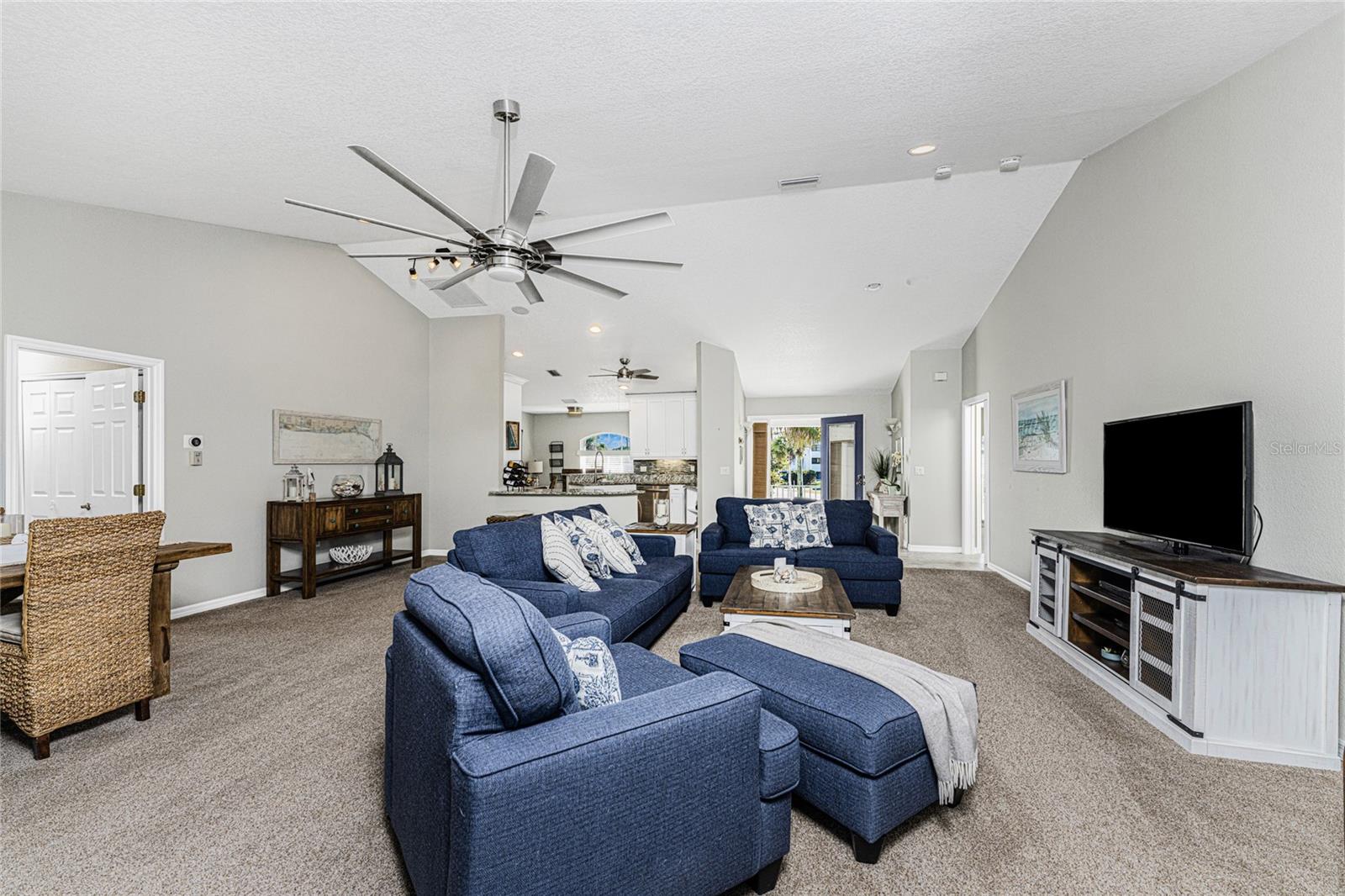 Image 17 of 76 For 2845 Beach Road