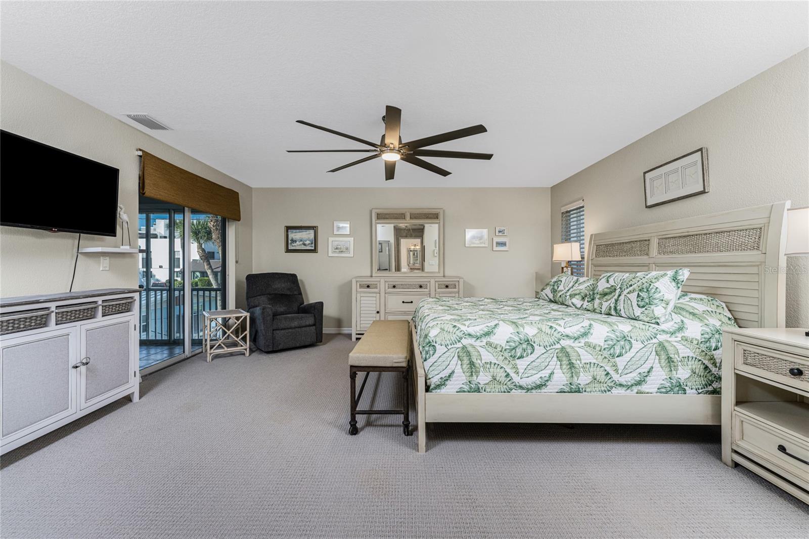 Image 21 of 76 For 2845 Beach Road