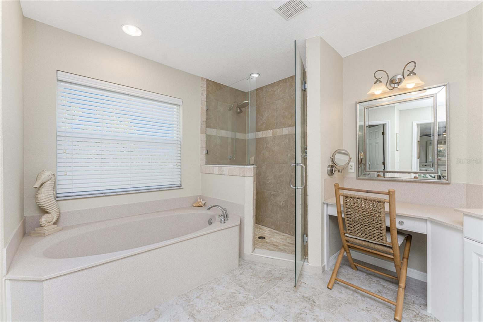 Image 24 of 76 For 2845 Beach Road