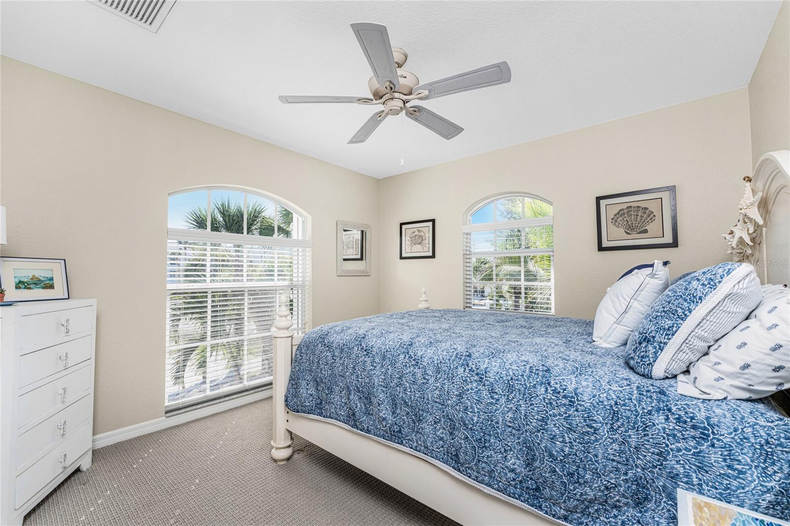 Image 26 of 76 For 2845 Beach Road