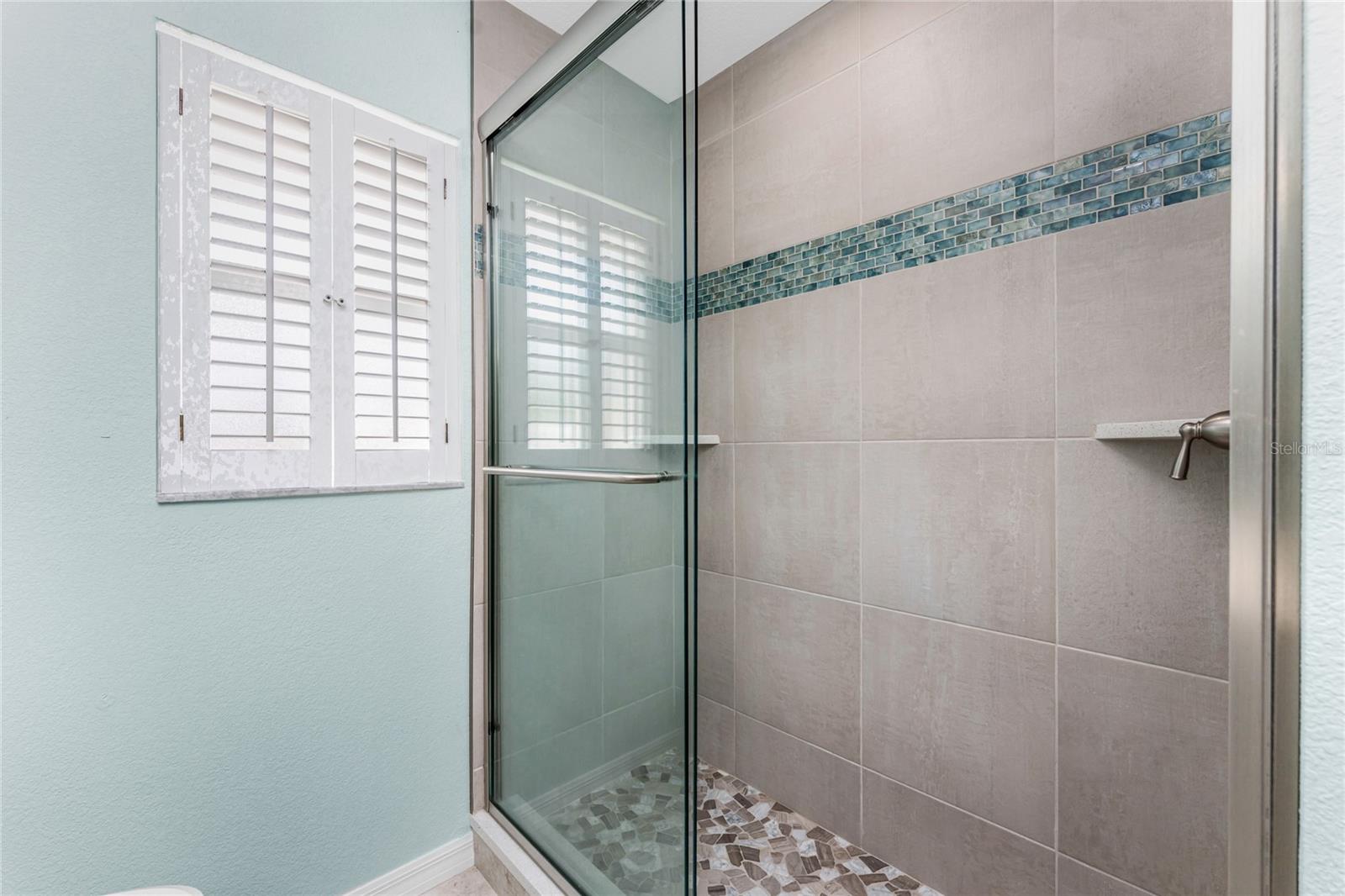 Image 28 of 76 For 2845 Beach Road