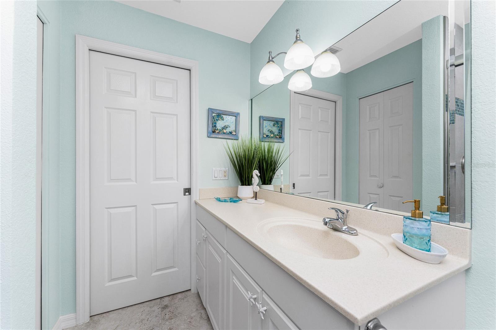 Image 29 of 76 For 2845 Beach Road