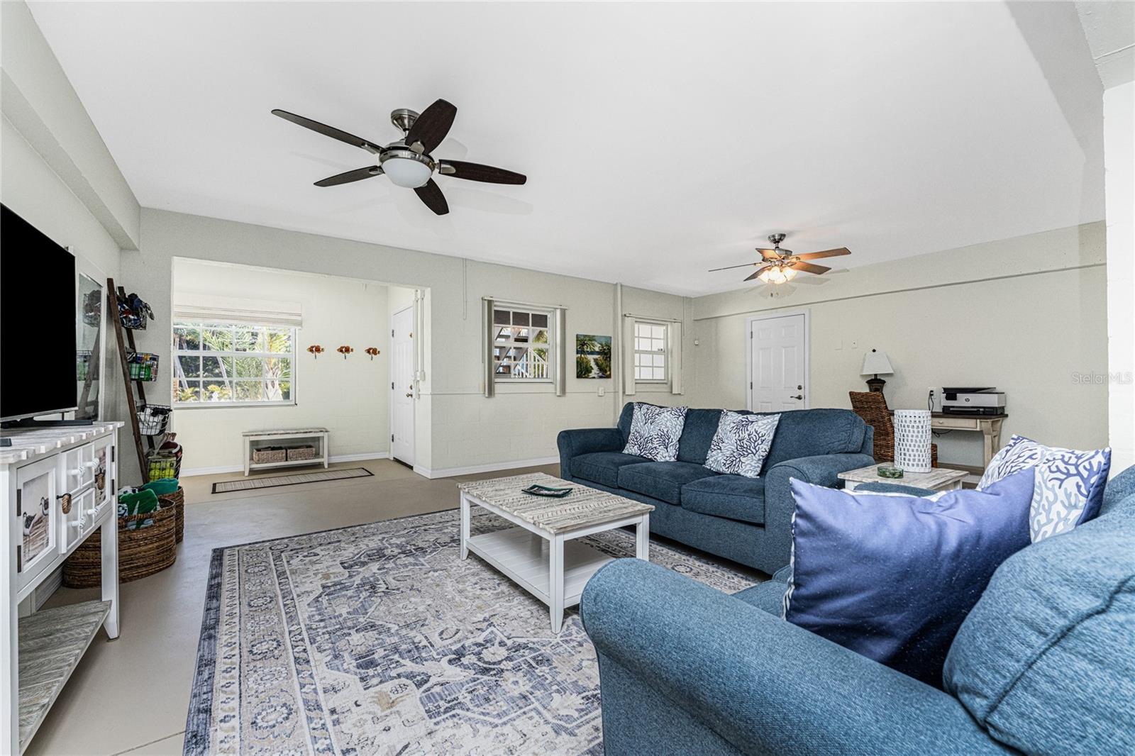 Image 41 of 76 For 2845 Beach Road