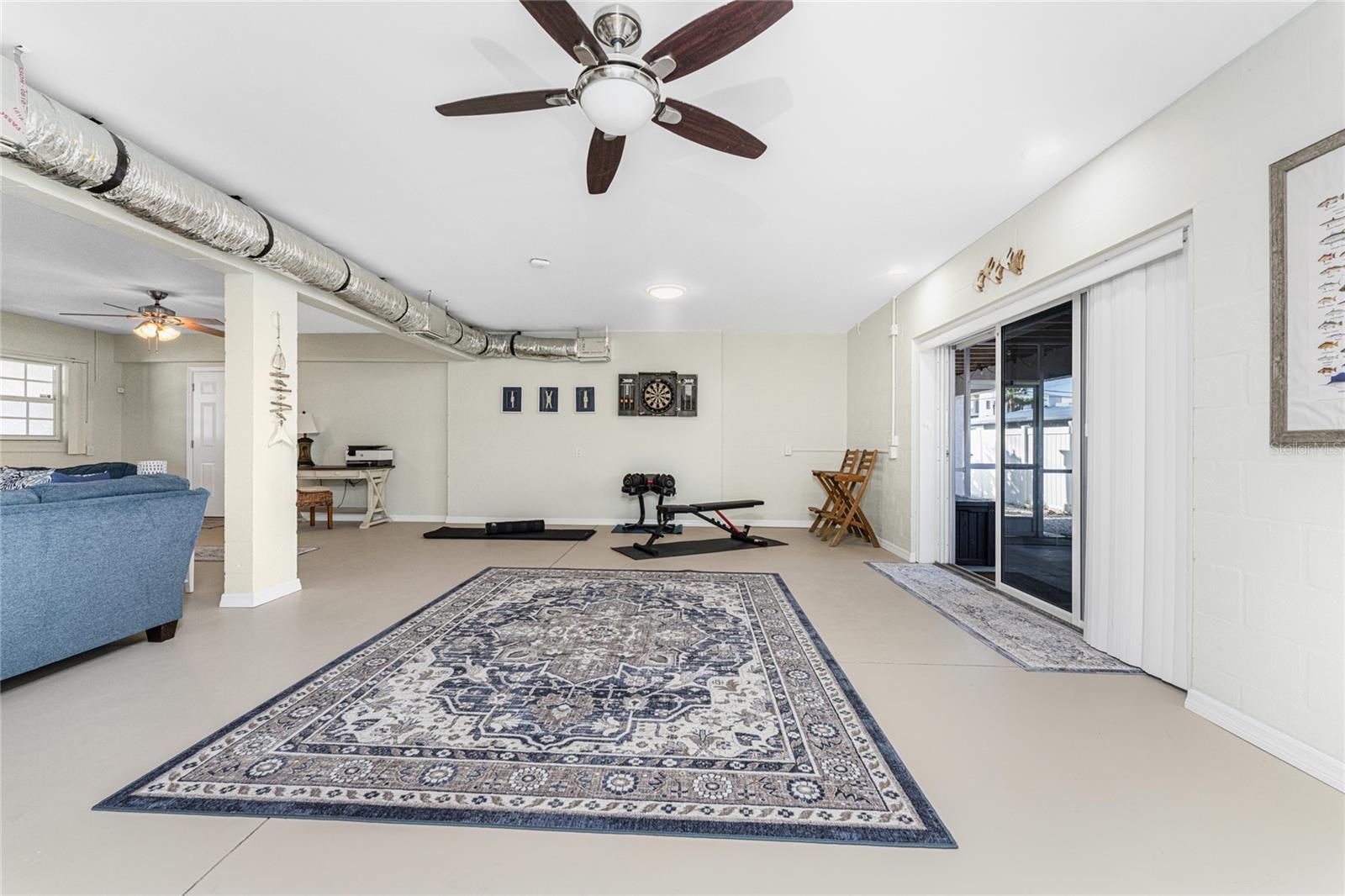 Image 44 of 76 For 2845 Beach Road