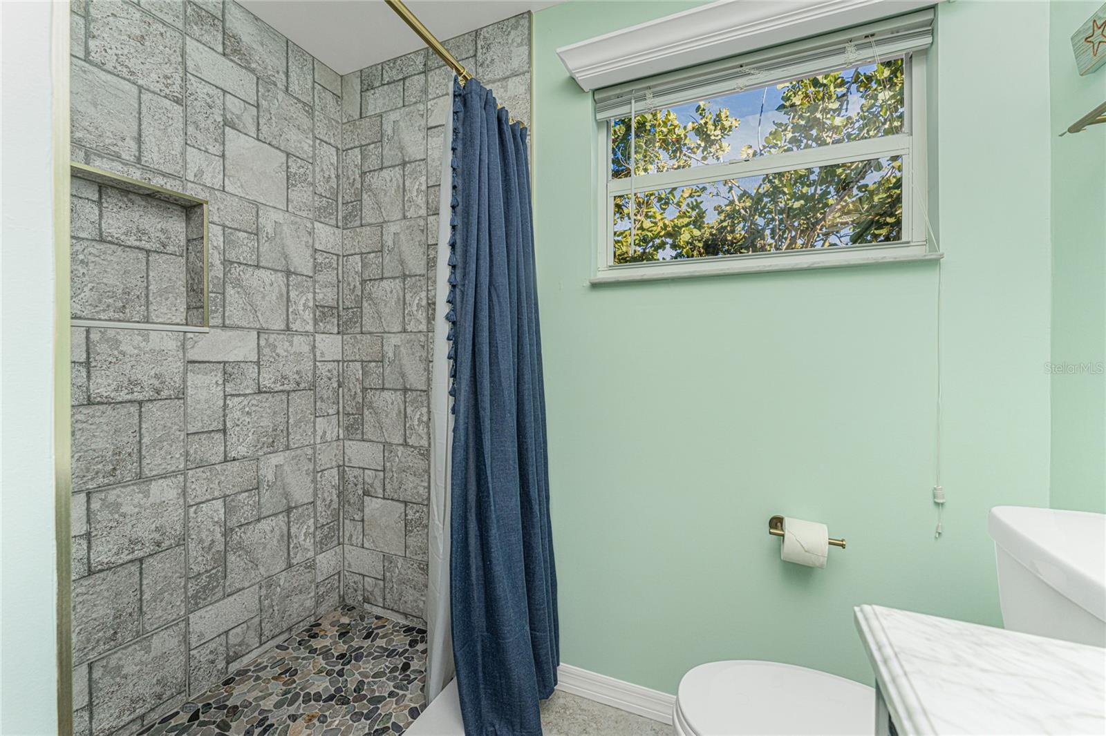 Image 48 of 76 For 2845 Beach Road