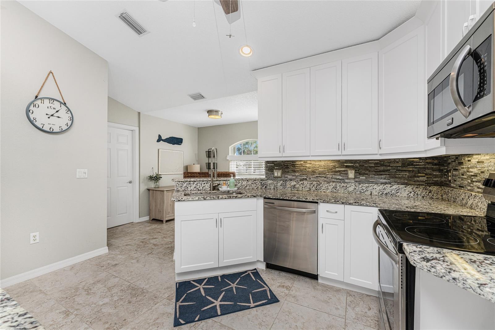 Image 5 of 76 For 2845 Beach Road