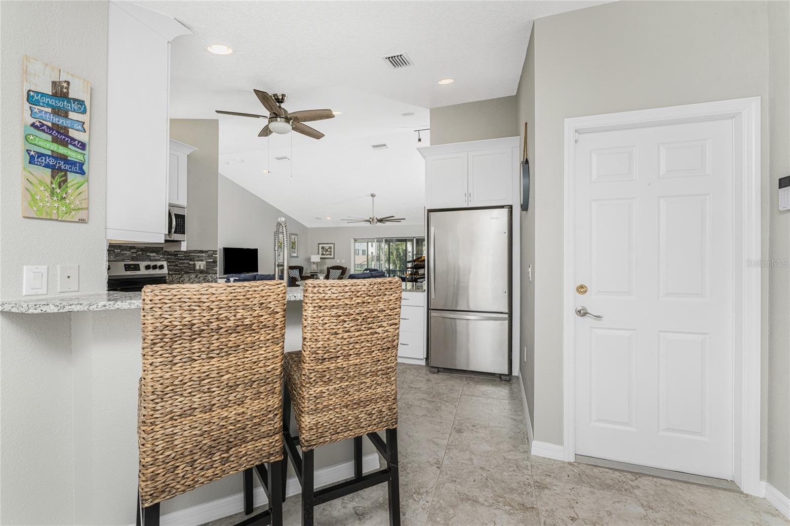 Image 8 of 76 For 2845 Beach Road