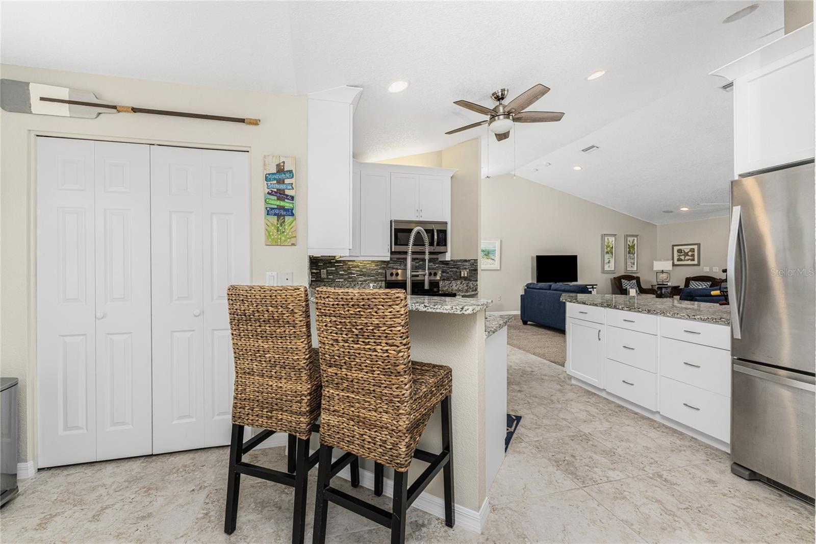 Image 9 of 76 For 2845 Beach Road