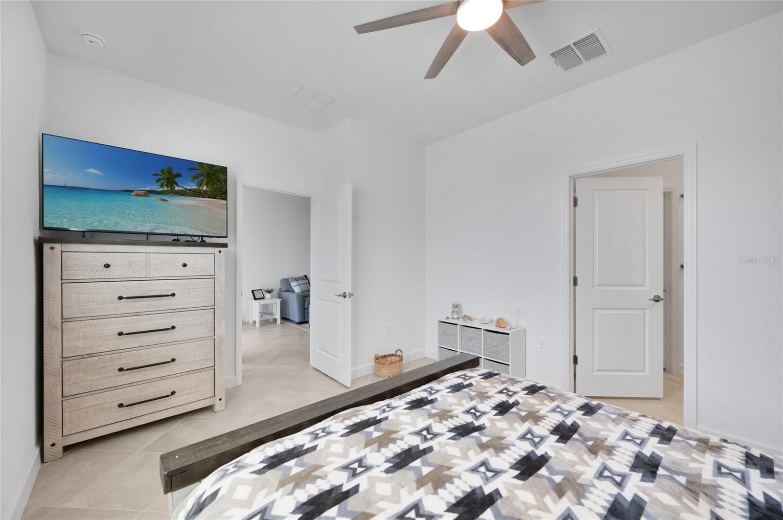 Image 14 of 27 For 8640 Seasalt Loop