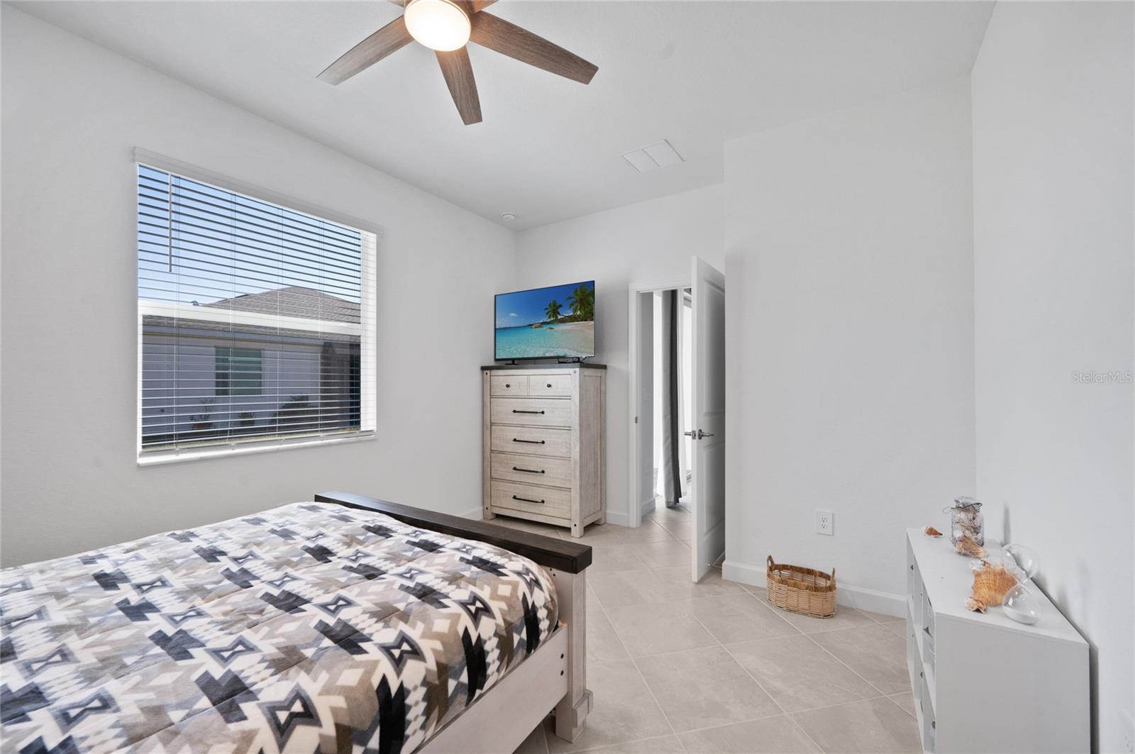 Image 15 of 27 For 8640 Seasalt Loop