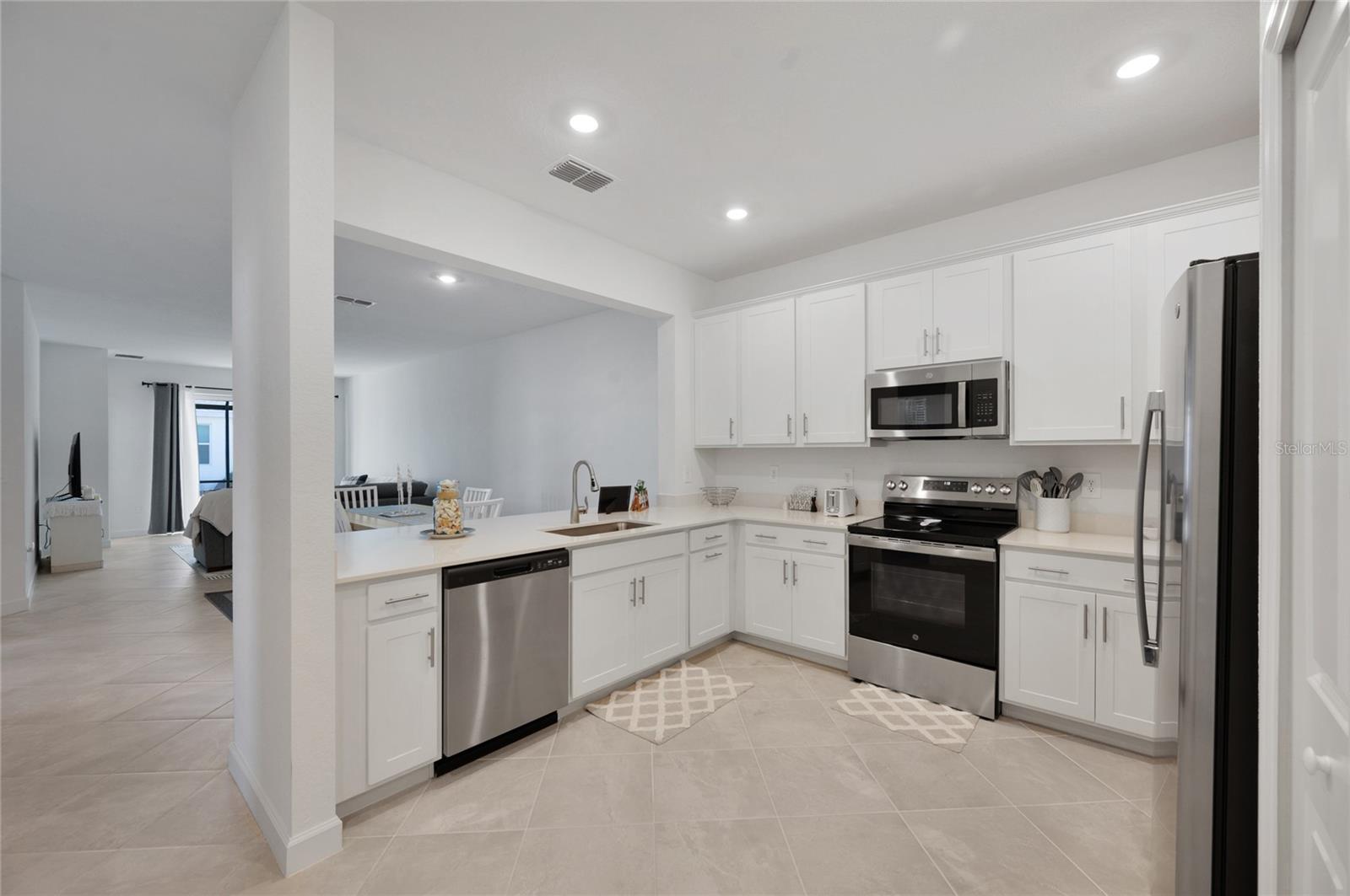 Image 4 of 27 For 8640 Seasalt Loop