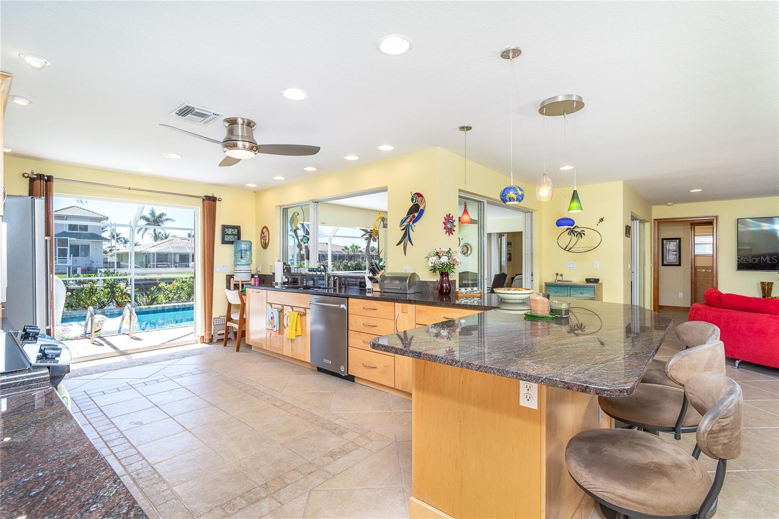 Image 14 of 80 For 471 Capri Isles Court