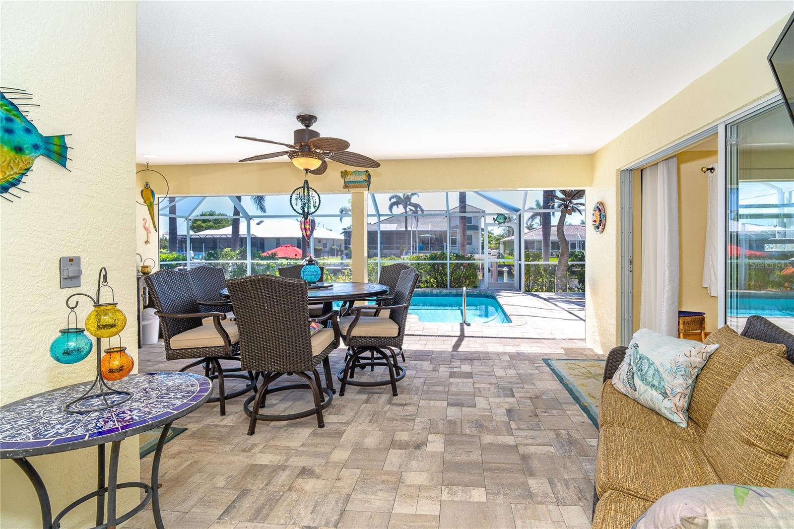 Image 21 of 80 For 471 Capri Isles Court