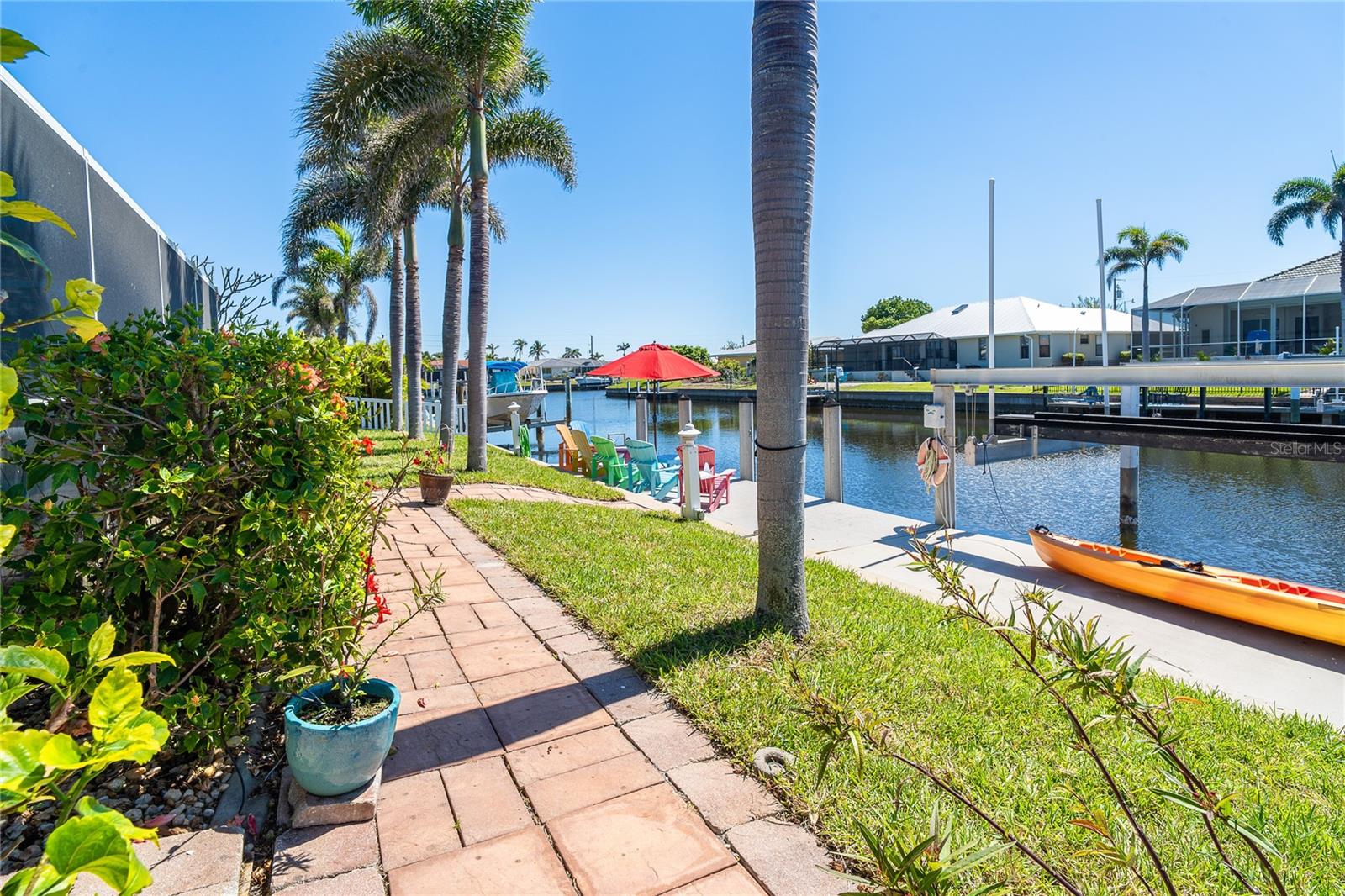 Image 30 of 80 For 471 Capri Isles Court