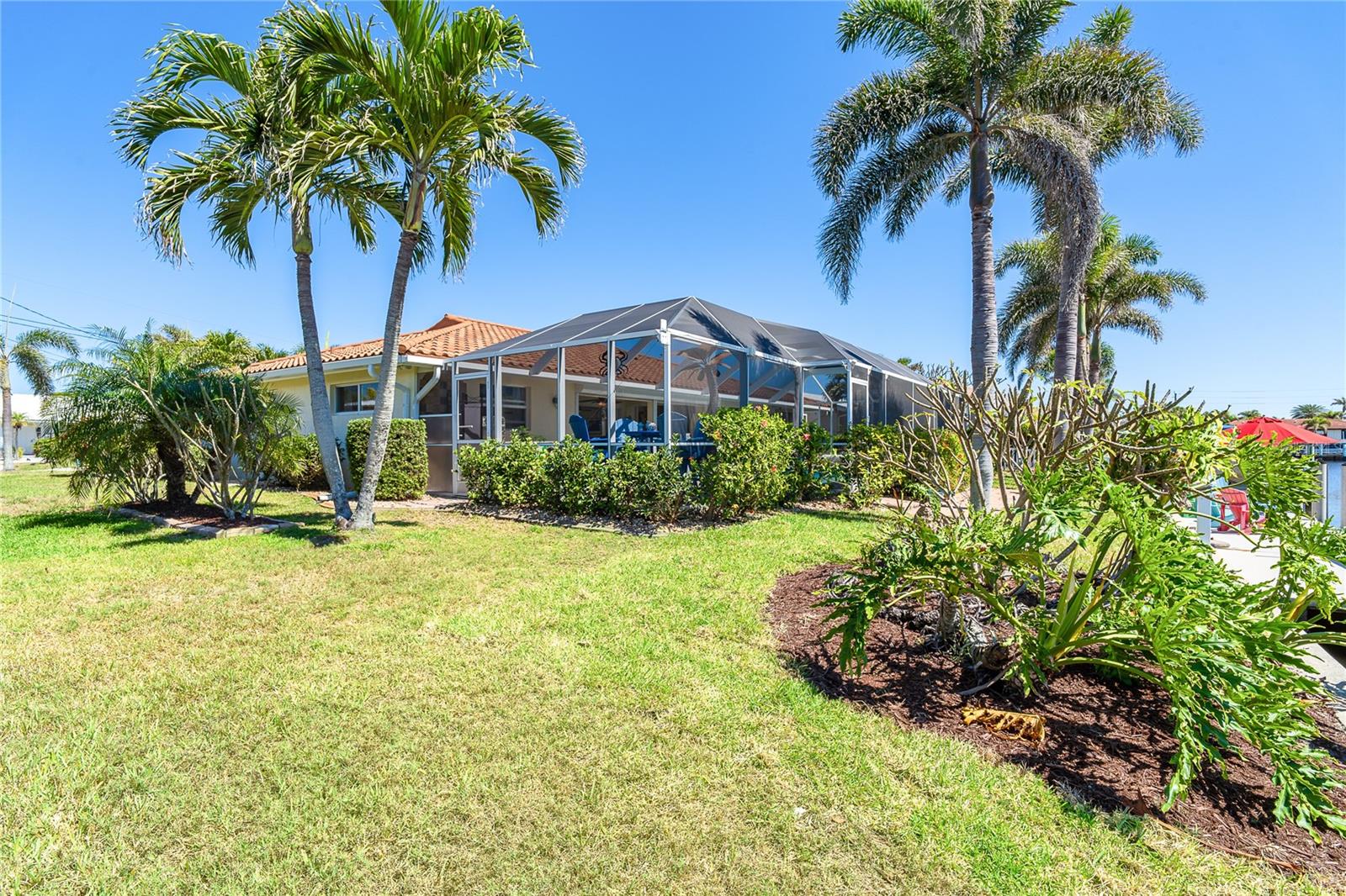 Image 37 of 80 For 471 Capri Isles Court