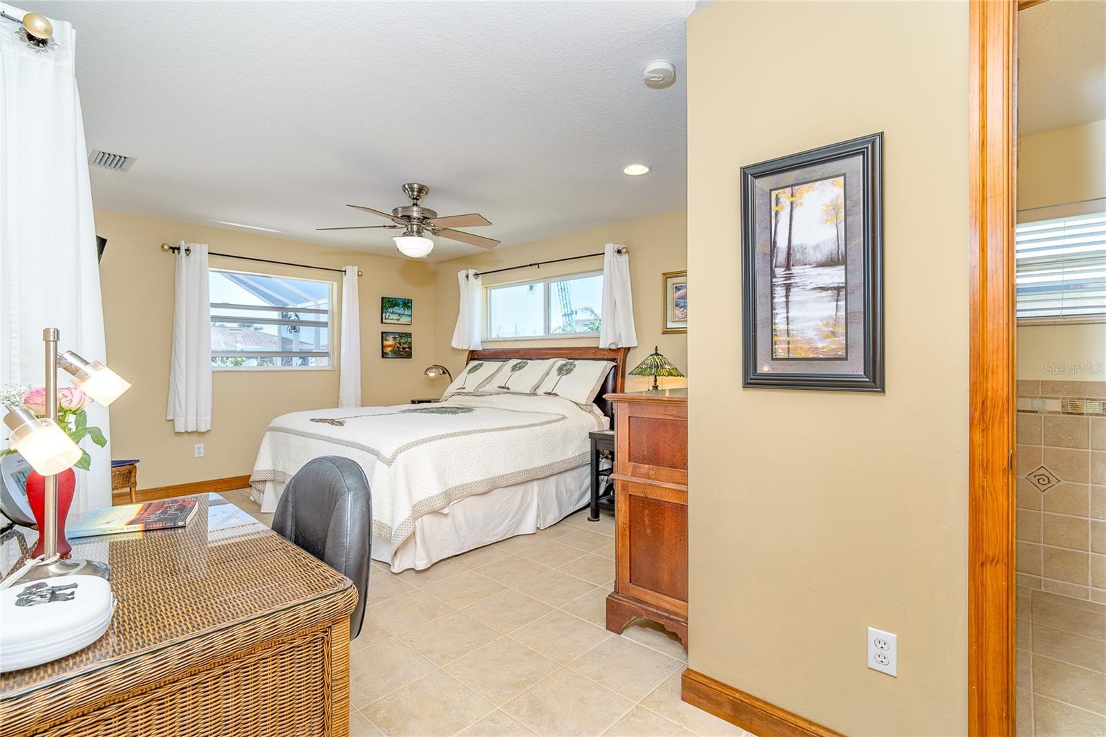 Image 43 of 80 For 471 Capri Isles Court